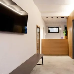 Velo Vern 1 Beautiful New 2 Bed Ensuite Apartment Girona